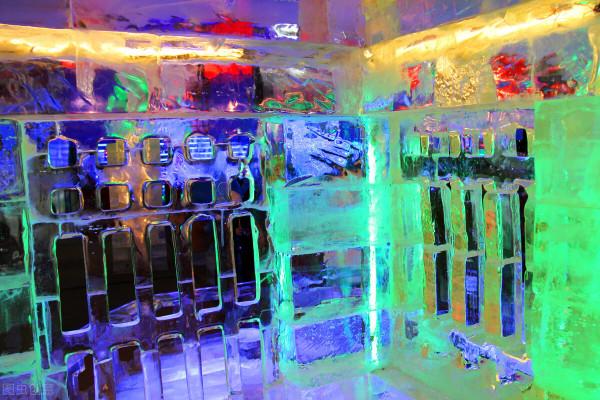 龍慶峽冰燈，千組冰燈讓你大開眼界