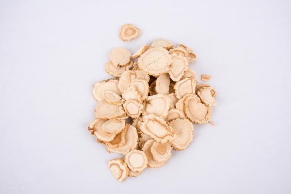 每天用三七粉、丹參粉或西洋參粉沖水喝，需要注意什麼？