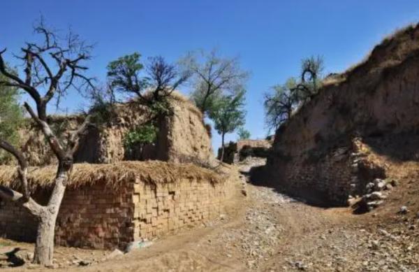 小戰士打仗時上廁所，不小心被部隊落下，一人打退美軍9次衝鋒