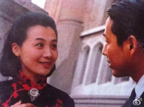 《圍城》：年少時嘲笑方鴻漸，成年後才知道我們都是他