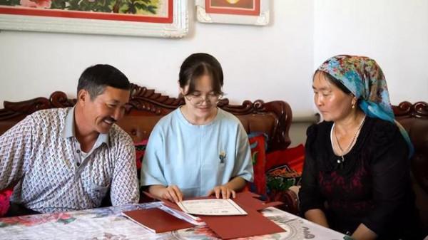 新疆女孩在天津就讀高中,以656分進入北大,錄取分數線引發爭議 新疆女孩在天津就讀高中,以656分進入北大,錄取分數線引發爭議