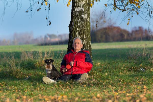 想要80歲腿腳結實，能跑步、能快走，離不開這2點