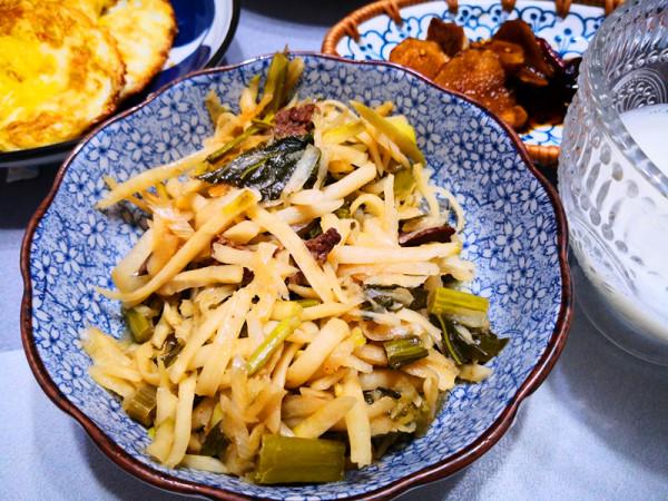 公公來家裡住，媳婦做的早餐，在朋友圈火了，網友：太寒酸，摳門