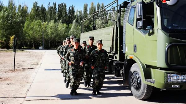 熄燈號丨軍用卡車的浪漫