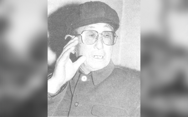 1958年,部隊領導去東北學習,看見糧倉管理員後哭喊：你居然還活著