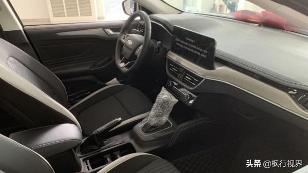 福特新福克斯店內實拍，還是那個追風少年？