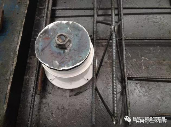 土建採用鋁模、裝配式施工時，機電如何配合預埋？