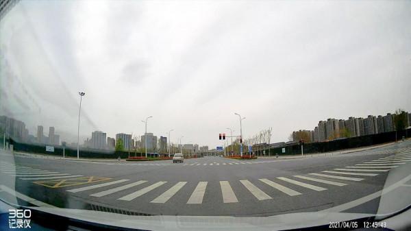 2K直屏旗艦級水桶機 realme真我GT2Pro緞黑測評