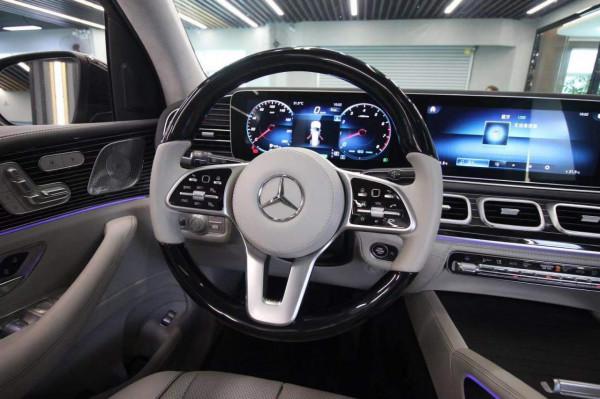 賓士GLS450改裝邁巴赫版本？一個月時間將內飾外觀1:1復刻出來