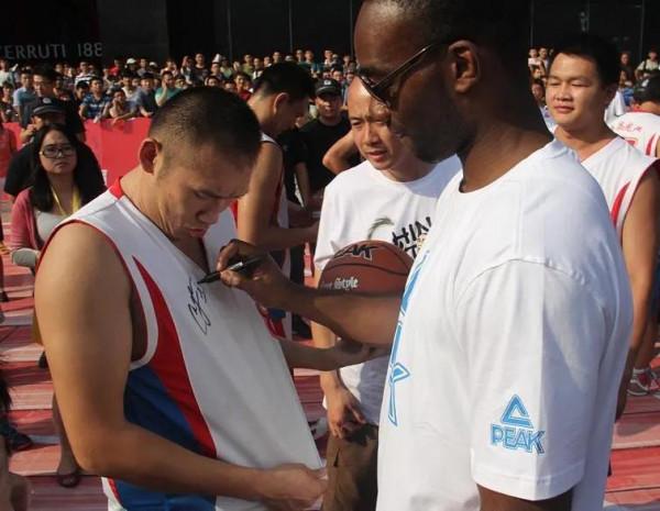 被打掉門牙後仍有溫暖的微笑,“神鳥”蘭德里低開高走的職業生涯 被打掉門牙後仍有溫暖的微笑,“神鳥”蘭德里低開高走的職業生涯