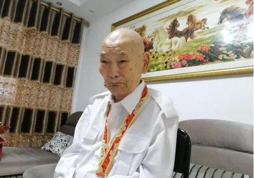 2018年,安徽一女士收到上面通知,才知退休礦工父親竟是一等功臣 2018年,安徽一女士收到上面通知,才知退休礦工父親竟是一等功臣