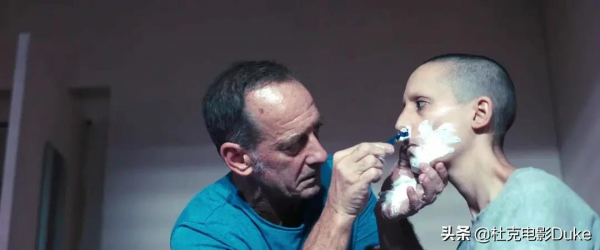 聊聊橫掃電影節大獎的《鈦》和《犬之力》 聊聊橫掃電影節大獎的《鈦》和《犬之力》