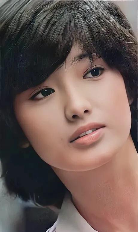 為愛隱退的日本熒幕女神山口百惠