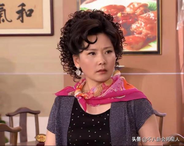 6位中年媽媽專業戶，長了有錢人的臉，個個氣質出眾，沒法演窮人