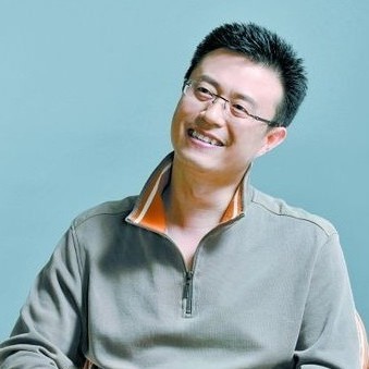 白燕升：對癱瘓的髮妻不離不棄，妻子為他高齡產子，今兒女雙全