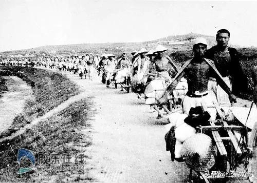 酒杯裡的初心／寫給軍人父親