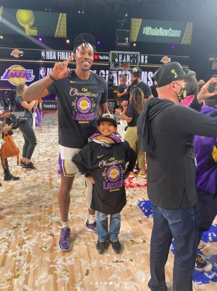 霍華德曬湖人奪冠照：每次看到這些照片都會落淚 永遠銘記這一天