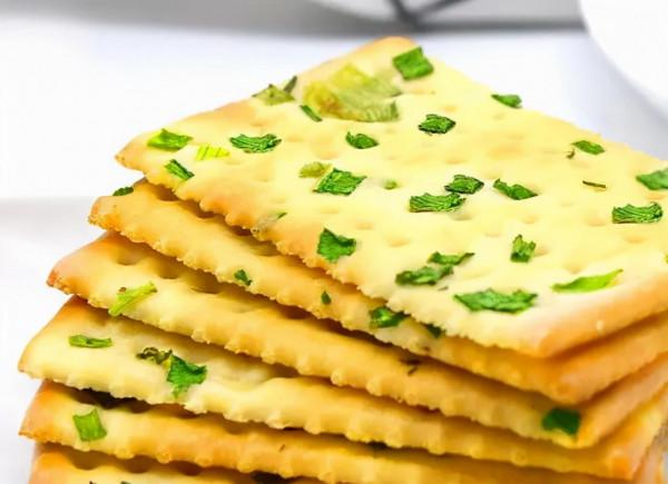 蔥香味餅乾,鹹香酥脆,蔥香濃郁,油香十足,越吃越上頭 蔥香味餅乾,鹹香酥脆,蔥香濃郁,油香十足,越吃越上頭