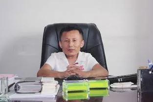 “牛人”艾貽明:高1.25米,19歲創業,22歲娶妻,34歲成億萬富豪 “牛人”艾貽明:高1.25米,19歲創業,22歲娶妻,34歲成億萬富豪