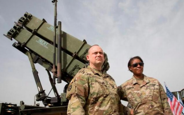 局勢有變？印度軍艦爆炸；美國軍售大跌；英國首相將被趕下臺？