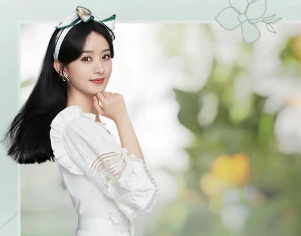 趙麗穎絕美廣告圖,把廣告拍成了大片,各種氣質拿捏的死死的 趙麗穎絕美廣告圖,把廣告拍成了大片,各種氣質拿捏的死死的