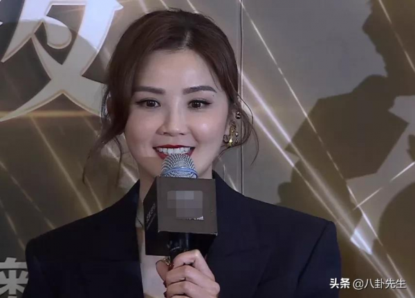 時尚盛典:55歲李若彤秀腹肌,袁姍姍大變臉,婁藝瀟穿漢服走紅毯 時尚盛典:55歲李若彤秀腹肌,袁姍姍大變臉,婁藝瀟穿漢服走紅毯