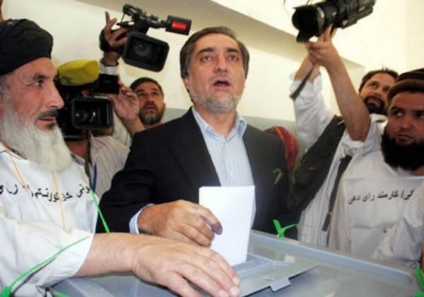 拉登妻子回憶丈夫被殺之夜：飛機軟迫降前驚醒，唸叨：美國人來了