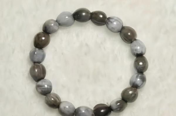 草珠子你有玩過嗎？自帶烤瓷效果的草菩提，學名薏苡