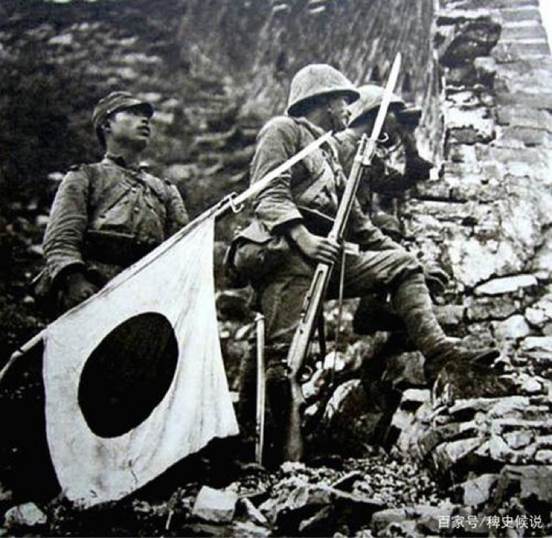 臨沂保衛戰，鬼子用120多輛汽車拉屍體，900多具就地掩埋