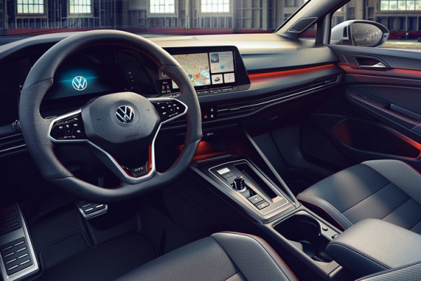 全新標緻308或2022年國產，硬剛高爾夫，誰更討年輕人喜歡？