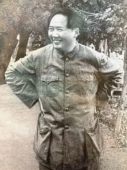 胡宗南挑了30多位酒量好的軍官，給周恩來灌酒，周恩來如何應對？