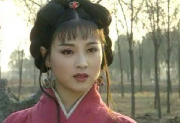 趙明明：失敗的婚姻給她造成心靈創傷，為了女兒至今未嫁