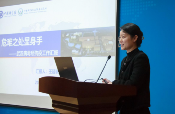 她以藝術生考進北大,曾被稱為“北大校花”,嫁導師後成人生贏家 她以藝術生考進北大,曾被稱為“北大校花”,嫁導師後成人生贏家