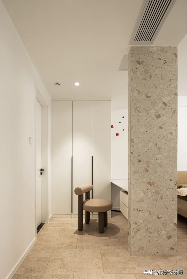 142m²簡約柔美三居,雙動線玄關、開放式書房和酒店式主臥套房 142m²簡約柔美三居,雙動線玄關、開放式書房和酒店式主臥套房