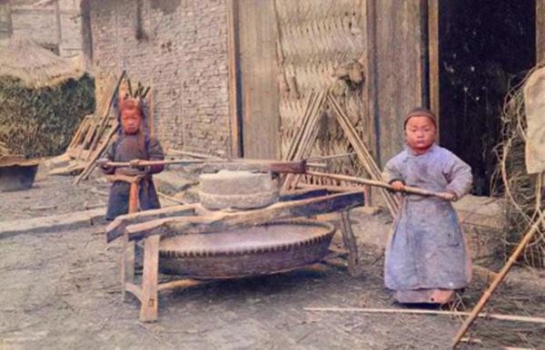 晚清老照片：慈禧扮演觀音姐姐，洋人獵殺老虎，公子哥娶法國新娘