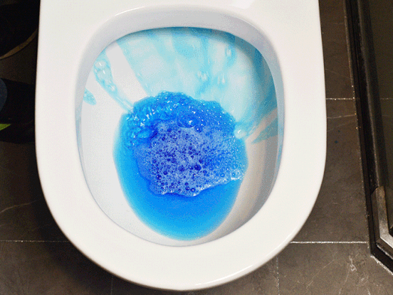 日本人衛生間只有巴掌大，卻異常乾淨！差別都在這4個細節上