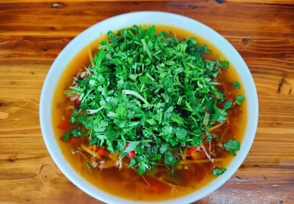 四川這家館子,吃飯需要翻山越嶺,閉眼點菜都好吃,山路上停滿車 四川這家館子,吃飯需要翻山越嶺,閉眼點菜都好吃,山路上停滿車