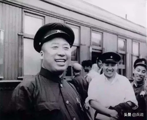 1955年授銜，“評銜不授銜”的21人名單，滕代遠地位很特殊