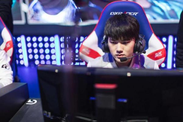 下一代we頂樑柱香克斯榮獲最佳新秀,能否超越前幾屆最佳新秀 下一代we頂樑柱香克斯榮獲最佳新秀,能否超越前幾屆最佳新秀