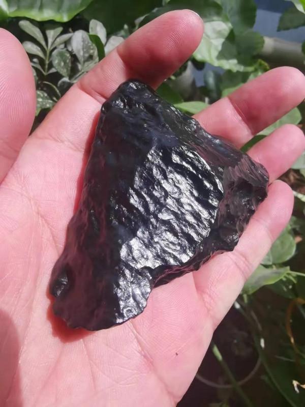 戈壁黑青和田玉