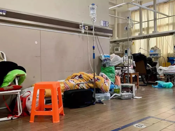 凌晨4點的醫院，7張偷拍照曝光：如果人生太難，就去醫院看看