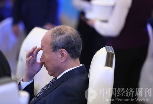 陳峰何以至此?總是把因果掛在嘴邊,佛經成行動指南 陳峰何以至此?總是把因果掛在嘴邊,佛經成行動指南