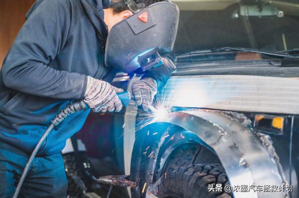 「分明稜角」整備一臺來自北國的拉達，解鎖下你心中的獨特小個性