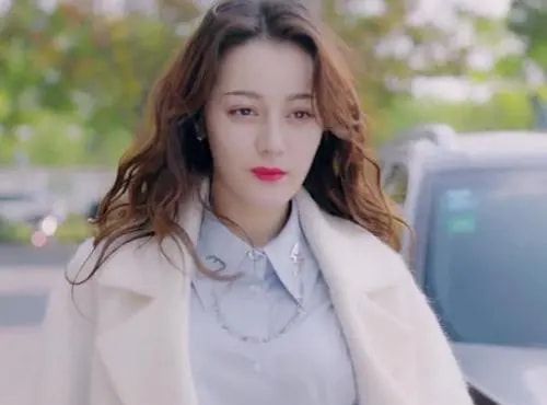 5位“遭霸凌”的明星，熱巴被一腳踢進臭水溝，向佐竟被14人圍毆