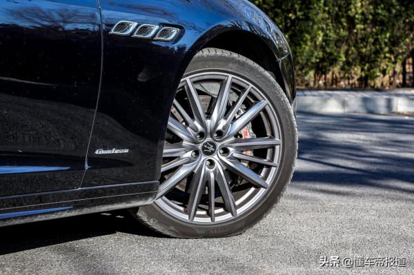 新車|豪華顯於表面,運動深入骨髓!試駕2021款總裁 3.0T S Q4 新車|豪華顯於表面,運動深入骨髓!試駕2021款總裁 3.0T S Q4