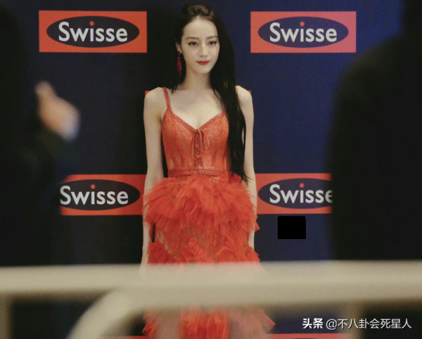 女星紅毯生圖比美:楊紫浮腫僵硬,熱依扎泛油光,熱巴“殺”瘋了 女星紅毯生圖比美:楊紫浮腫僵硬,熱依扎泛油光,熱巴“殺”瘋了