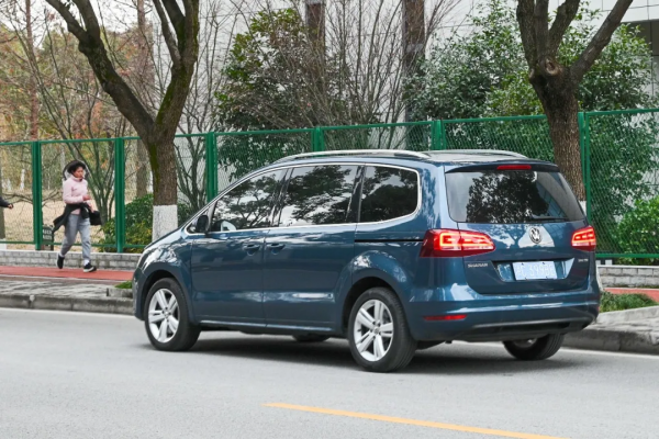 雙電滑門進口MPV，二手夏朗實乃家用帶娃好幫手