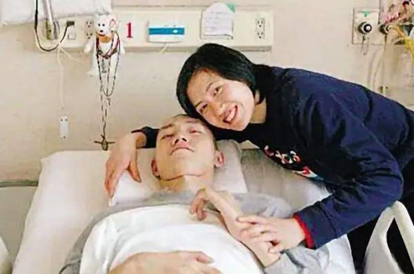 把癱瘓的前夫當自家“弟弟”，前女排名將周蘇紅，有情有義