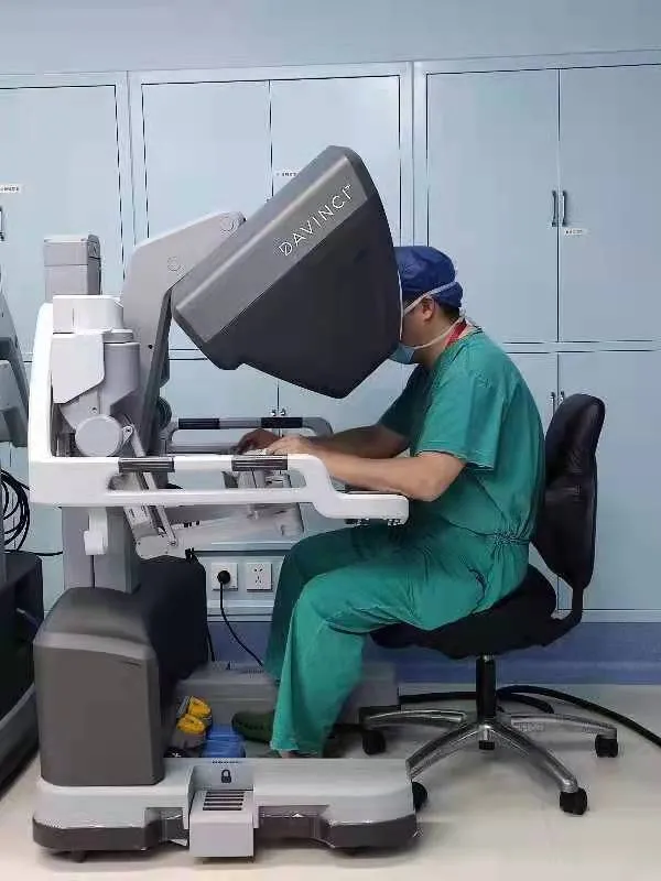 “鏡面人”患上膽管癌！心肝脾肺全長反，醫生“反著做手術”完成胰十二指腸切除