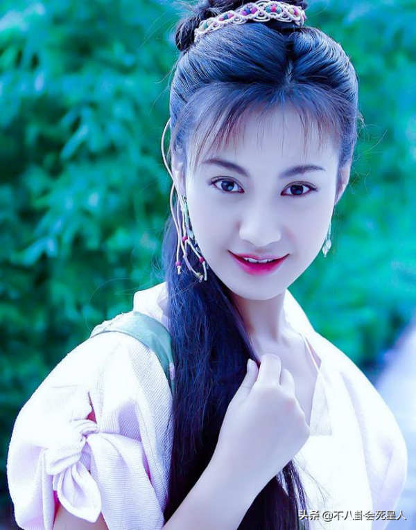 劇裡總演“壞女人”,生活中卻低調善良,這7位女星個個美貌驚豔 劇裡總演“壞女人”,生活中卻低調善良,這7位女星個個美貌驚豔